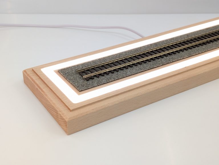 600mm Illuminated OO Gauge Model Train Display Case