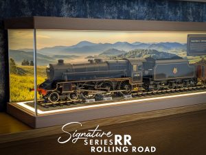 Signature Series O Gauge Rolling Road Illuminated Model Display Case